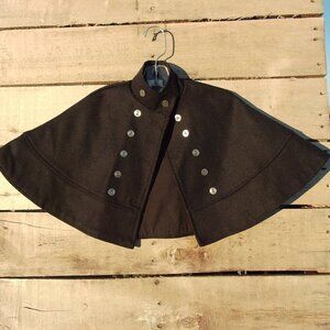 Dagmar Daley Cape, Wool